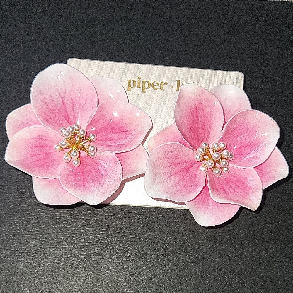 Piper K  Pink Flower Earrings BRAND NEW TE M & T